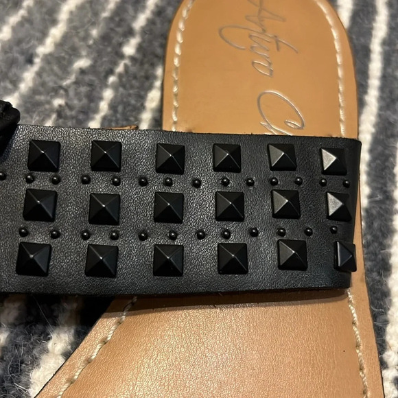 Arturo Chiang Black flats sandals, size 7 M - Picture 9 of 10